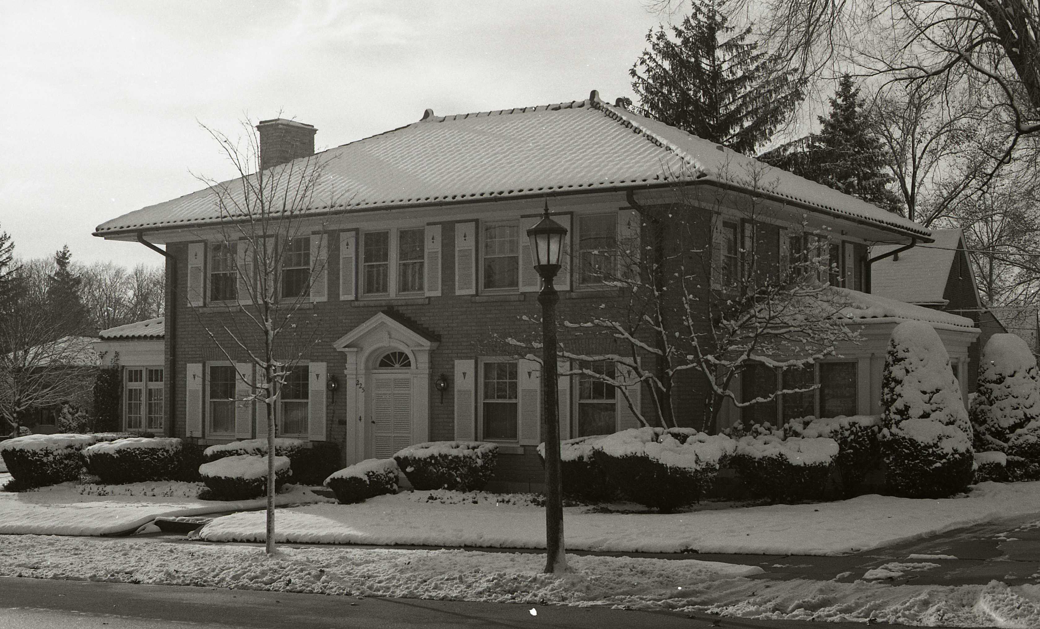 225 Sunnyside Street